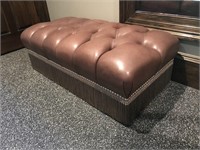 TUFTED LEATHER OTTOMAN