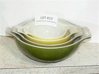 4-piece Pyrex nesting bowl set (green)