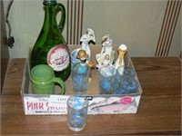 Flat with 6 blue gazelle juice glasses, wine