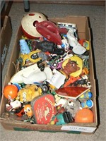 Large flat with collectible vintage toys