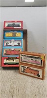 Tray Of 7 Assorted HO Scale Train Cars
