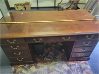 Large 7 - drawer wooden desk 71.5
