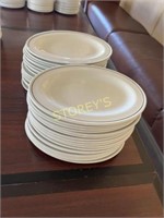 30 Oval Dinner Plates - 10 x 8