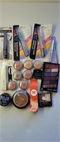 Make-up. 18 pieces