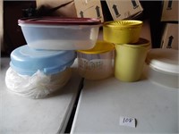 GROUP OF TUPPERWARE & MISC. CONTAINERS