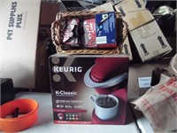 KEURIG MACHINE W/ K CUPS