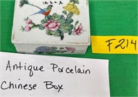 11 - ANTIQUE PORCELAIN CHINESE BOX 1.5 X 4 (F214)