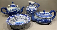 4 PIECES OF BLUE & WHITE CHINA