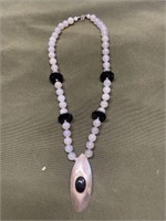 VINTAGE STERLING SILVER AGATE AND ONYX NECKLACE