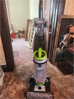 Clearview swivel pet vacuum cleaner, works