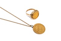 22K GOLD SOVEREIGN PENDANT AND GOLD COIN RING, 13g