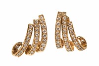 PAIR OF 14K GOLD AND DIAMOND EARRINGS, 4g