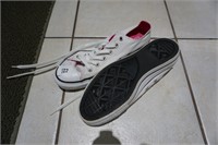 New Converse womens size 6 shoe