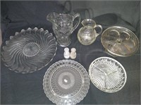8 pieces of assorted clear glassware