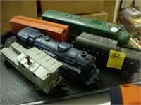 Tray lot of various train engines and cars.