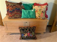 7 Pillows & Rooster Chickens+