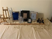 Photo Frames & Picture Plate Stands