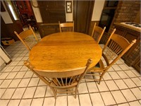 Antique Tiger Oak Table w/5 Pattern Back Chairs