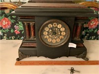 Antique Mantle Clock Chimes Beautifully