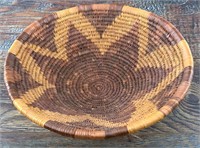 Hand woven African grass basket, 4" x 9.5"