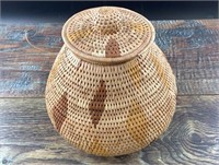 Hand woven lidded African grass basket 8" x 7"