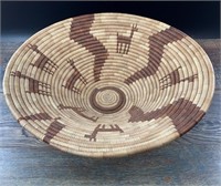 Hand woven African grass basket in excellent condi