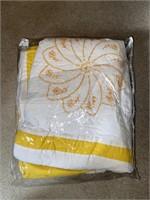 Hydrangea Twin Quilted Blanket - NEW
