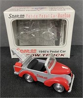 Snap-on Petite Petal Car Series 1940s Tow Truck