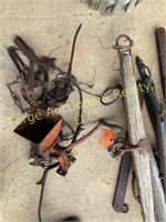 VINTAGE HORSE / MULE PULLING EQUIP AND MISC TRAPS