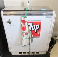 7up pop cooler, works good, by Ideal Dispenser