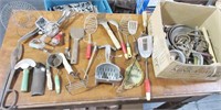 Lot of older kitchen items