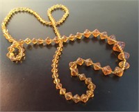 VINTAGE AMBER GLASS GRADUATED BEADED NECKLACE