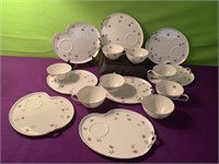 “Rosette” by Japan Snack Plates & Cups for 8