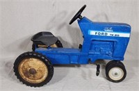 Ertl mod F-68 Ford pedal tractor.