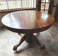 Antique Round Pedestal Claw Foot dining table