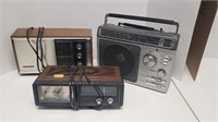 Lot of 3 Radios