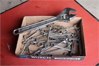 tray lot wrenches - 1 large adjustable