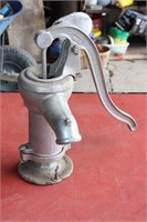Cast iron well/cistern pump