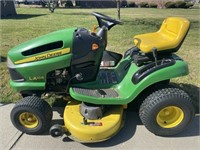 John Deere 42" Lawn Tractor LA105