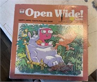 Vintage 1977 Open Wide Game