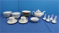 Blue & White Chinese Exports Tea Set