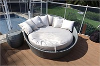 Kannoa Outdoor Wicker Daybed