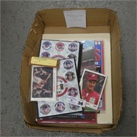 Phillies Yearbook - 7 Eleven Baseball Coins