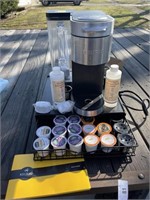 Keurig Machine with Base and K-Cups