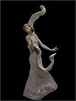 Lladro Wind of Peace Figurine