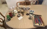 Lot of assorted home decor