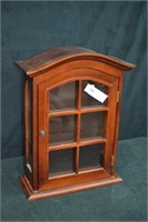 15" x 21" Wall Mount Curio Cabinet