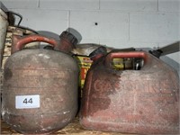 2 1 1/2 gal gas cans