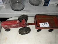 Case IH metal tractor and trailer