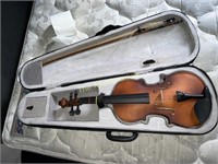 Student violin w case